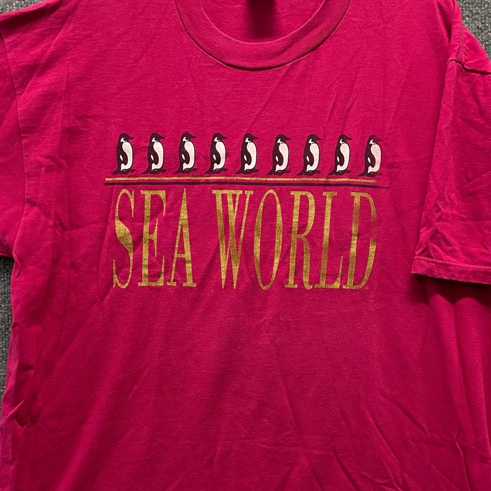 Sea world vtg 90s penguinstshirt jerzees tag